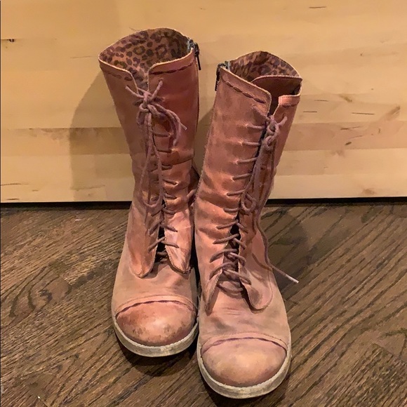 Red leather boots - Picture 2 of 5